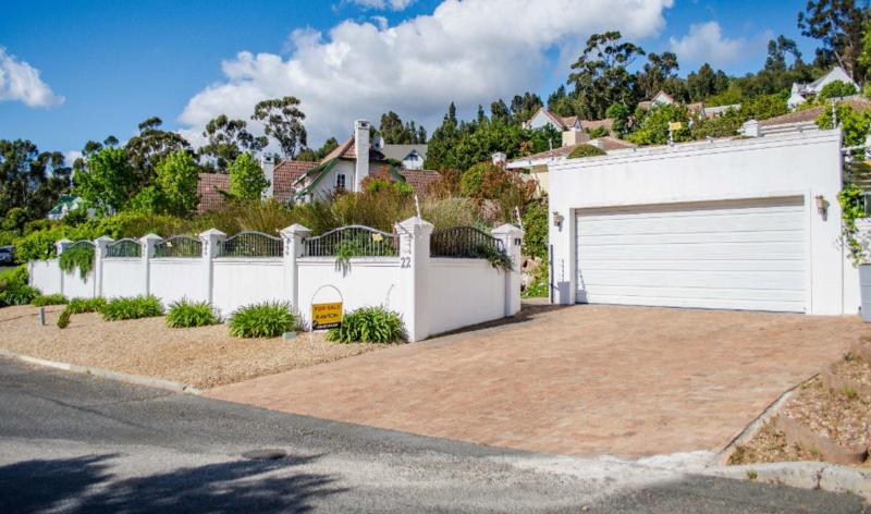 2 Bedroom Property for Sale in Rome Glen Western Cape